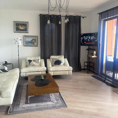 Appartamento Marina Cape Sky View Lux In *