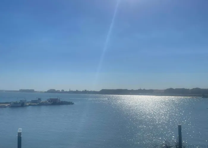 Marina Cape Sky View Lux In Апартамент