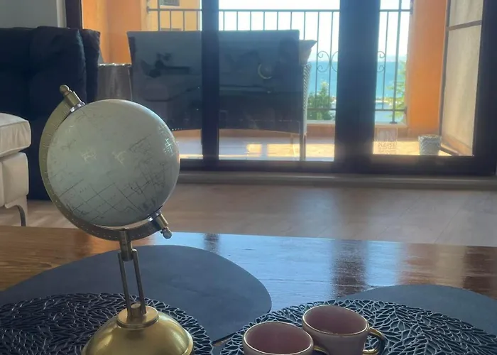 Marina Cape Sky View Lux In Апартамент Ахелой